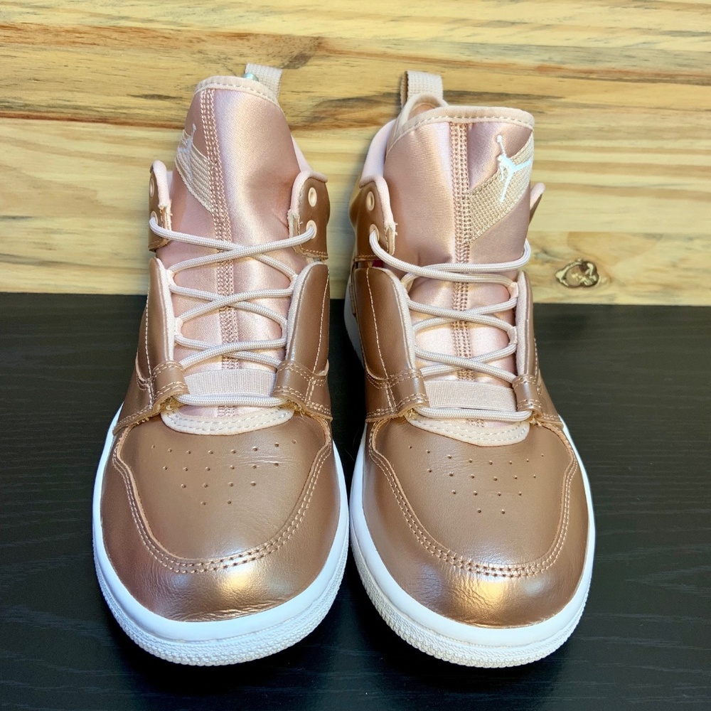 New Nike Air Jordan Fadeaway SE Women's Sneakers - Picture 4 of 8